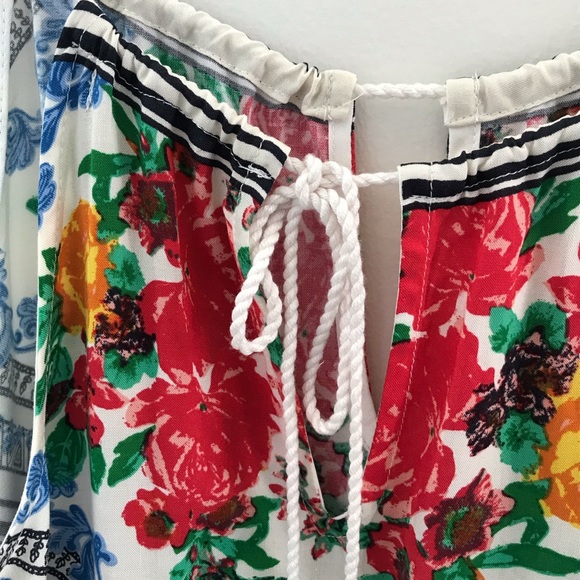 Adorable Paper Dolls halter neck top - Picture 3 of 8